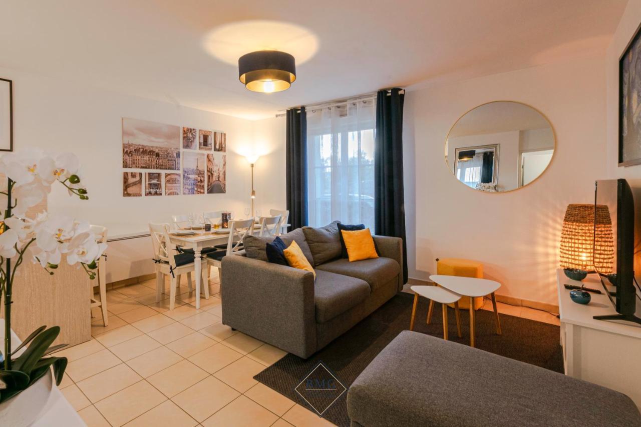 Disneyland Residence Bmyguest Serris Bagian luar foto
